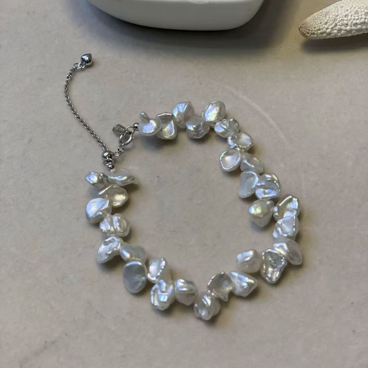 Natural freshwater pearl irregular-shaped petal adjustable bracelet