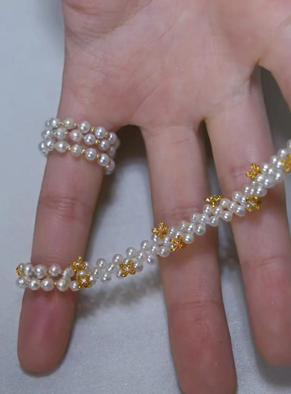 Natural freshwater pearl 3-4mm flower-shaped woven magnetic snap bracelet