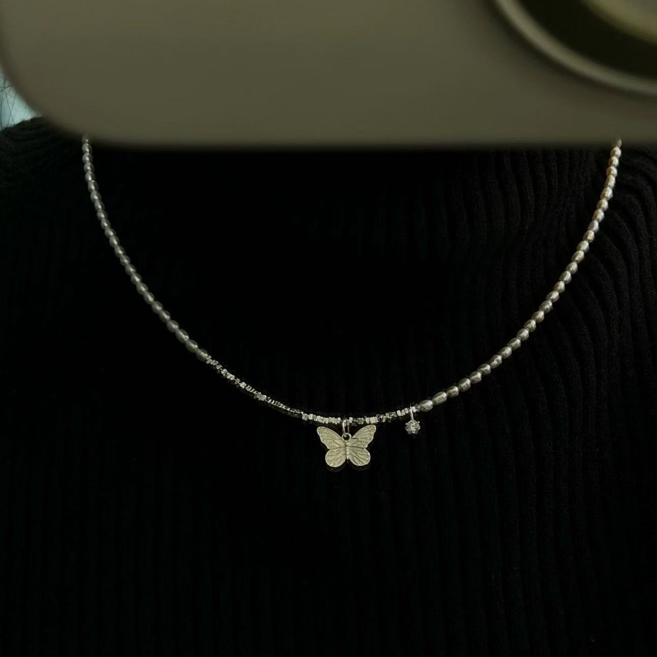 Natural freshwater pearl necklace - Silver butterfly pendant necklace (45cm)
