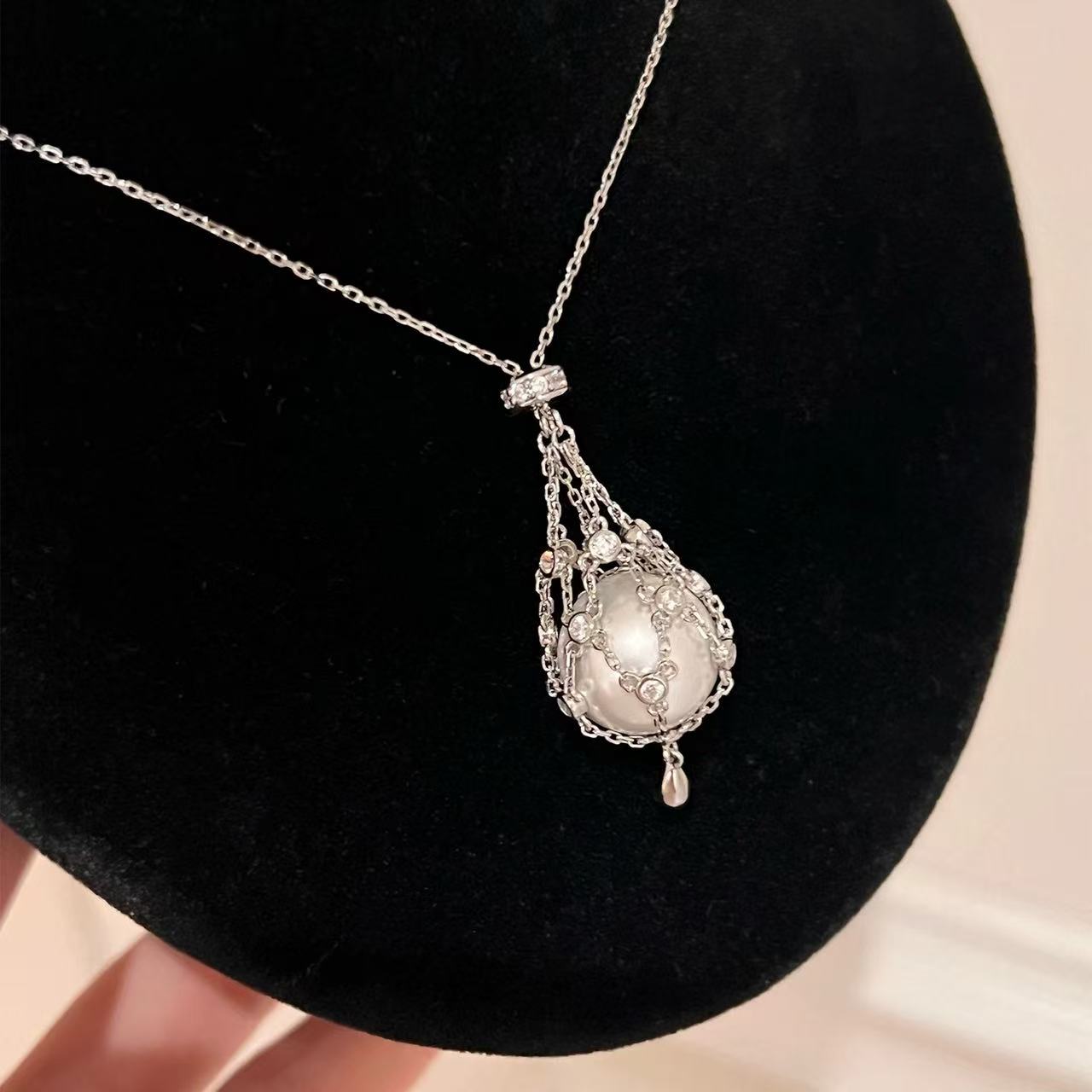 Natural freshwater pearl 14mm necklace with dream-net design