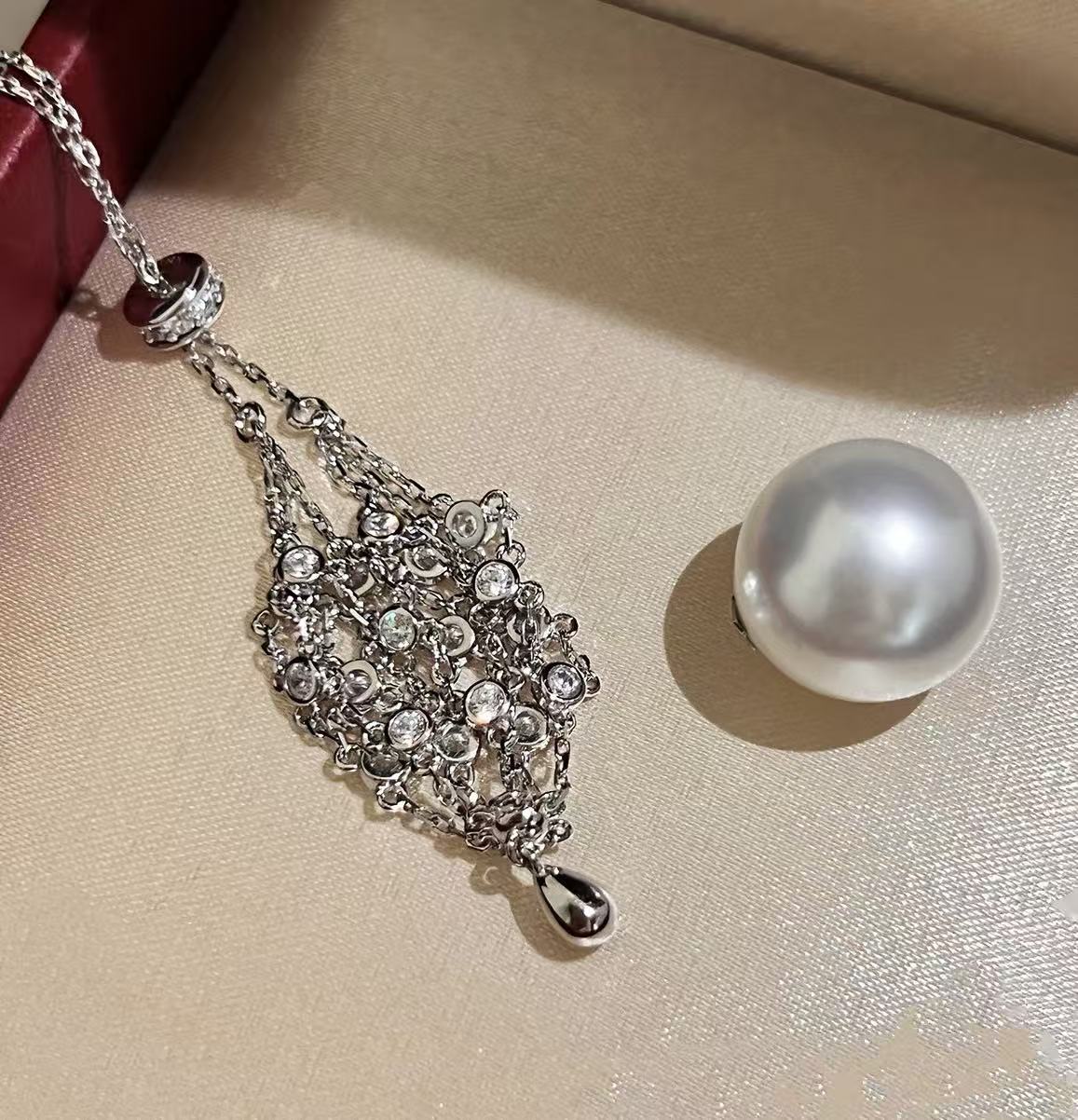 Natural freshwater pearl 14mm necklace with dream-net design