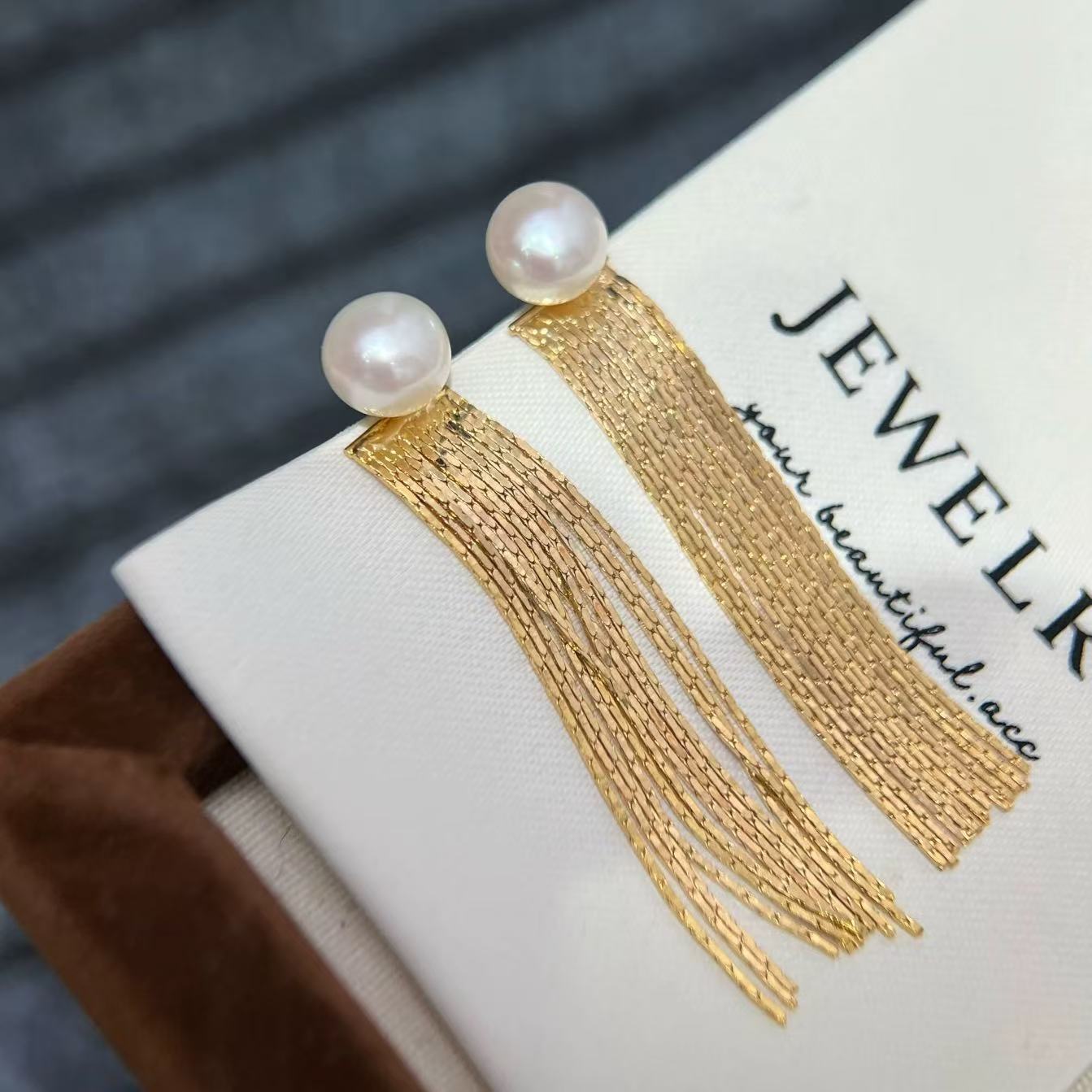 Natural freshwater pearl tassel beach style ear studs (one set for three wears)