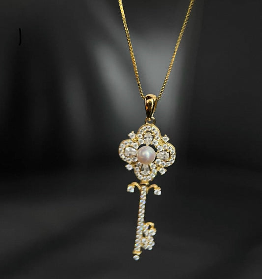 Natural freshwater pearl 4-5mm key pendant