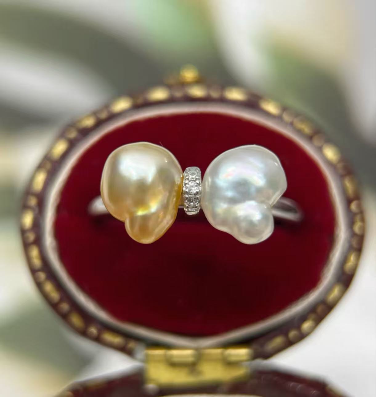 Natural irregular-shaped sea pearl gold round pearl Australian white Tahitian keshi butterfly style ring