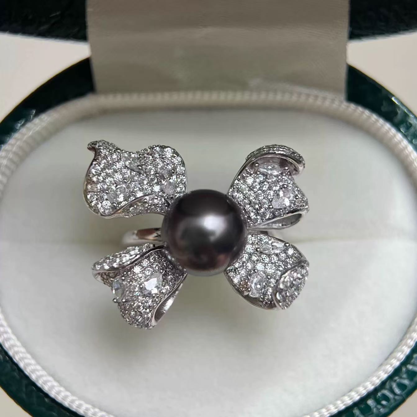 Natural seawater Tahiti 10-11mm heavy-duty designed large butterfly black pearl ring
